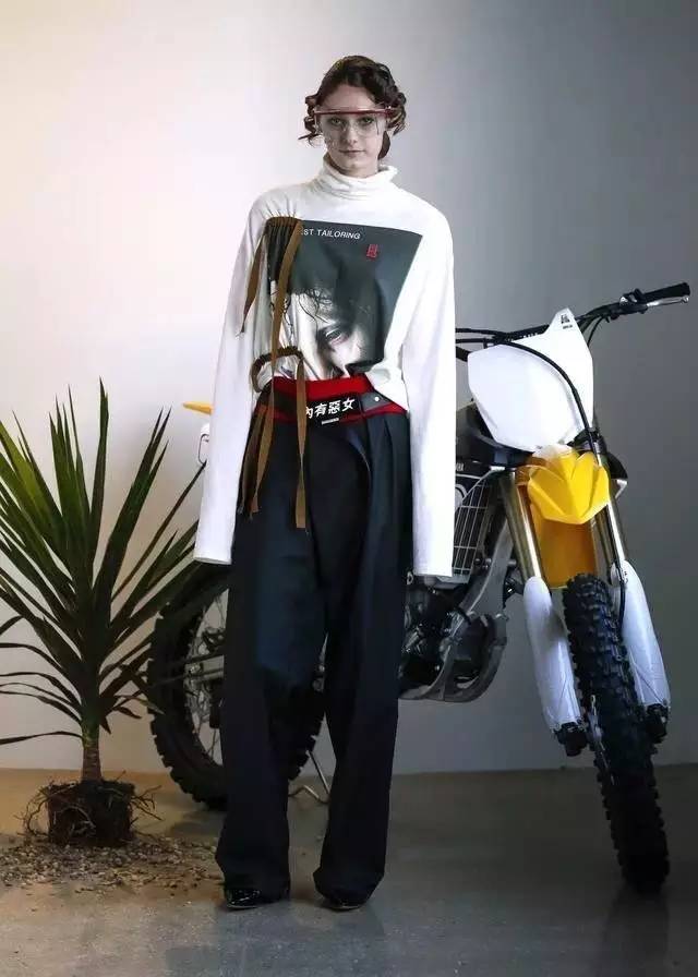 这个英国品牌又潮又有趣，最重要的是设计师型过金城武