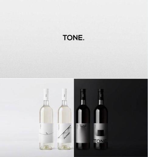 小瓶子们装的不是水，是逼格。