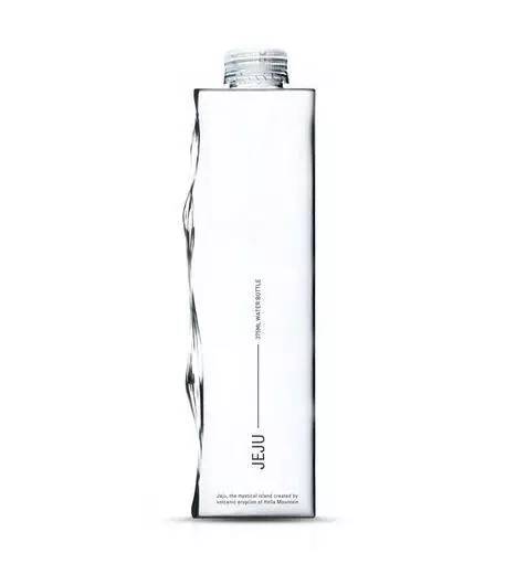 小瓶子们装的不是水，是逼格。