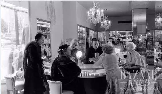 爱出油爱脱妆怎么办,还在为夏天爱出油脱妆烦恼