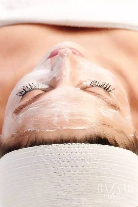 爱出油爱脱妆怎么办,还在为夏天爱出油脱妆烦恼