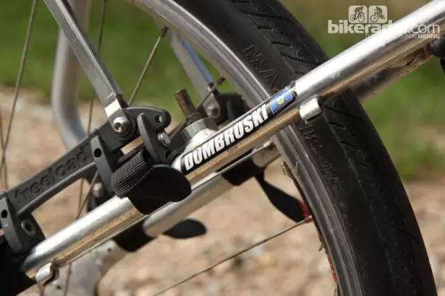 涔拌彍杞︽墜,璧涜溅鎵嬪紑杞︾殑鏍峰瓙