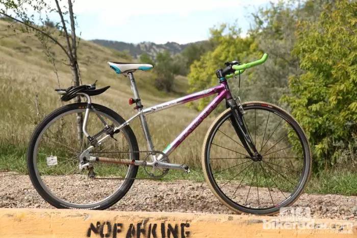 涔拌彍杞︽墜,璧涜溅鎵嬪紑杞︾殑鏍峰瓙