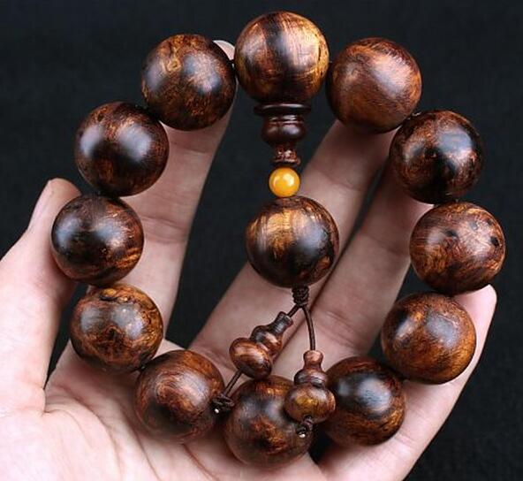 海黄手串发干怎么处理,海黄手串开裂继续盘会怎么样