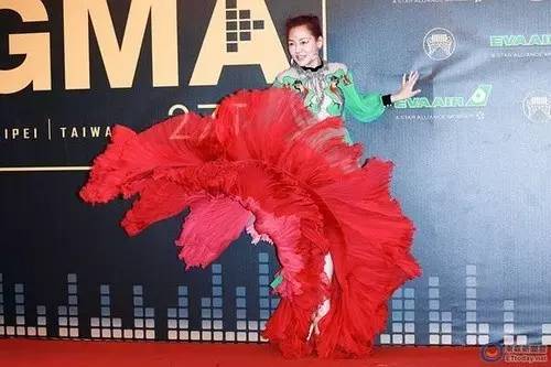 肿胀还是变胖？爱晒娃的范范又双叒叕变脸，这是要崩坏的节奏咩？