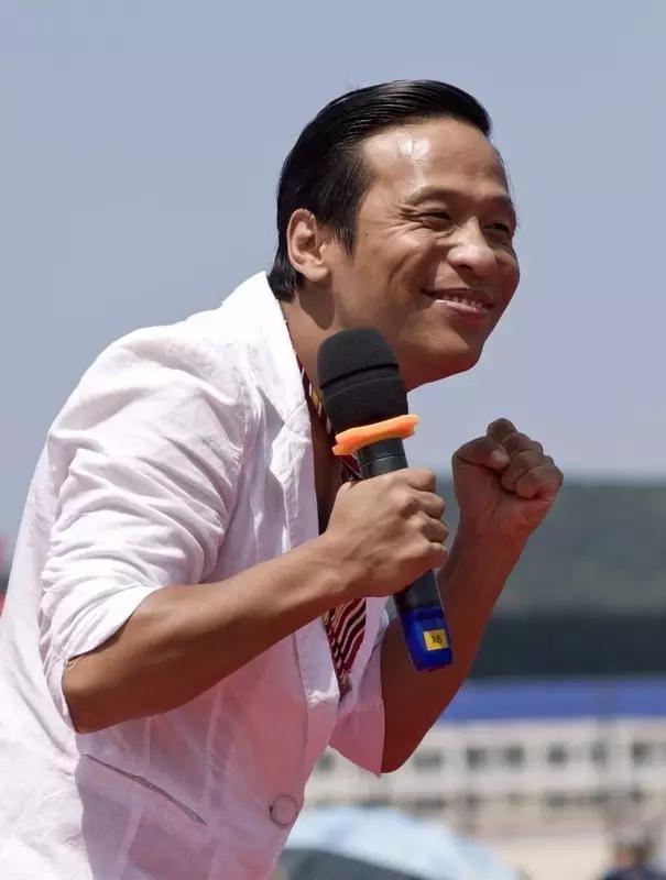 男士怎么留好看的长头发,男士怎么留发型