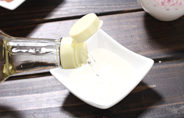 4种实用且有效的洗衣机清洗方法,滚筒洗衣机的密封圈很脏怎么清洗