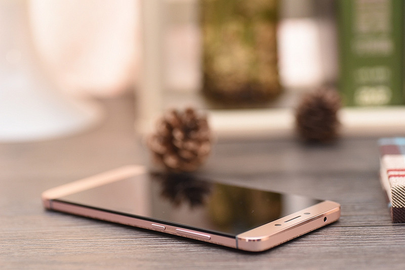 乐2为什么那么便宜,乐2什么时候出的