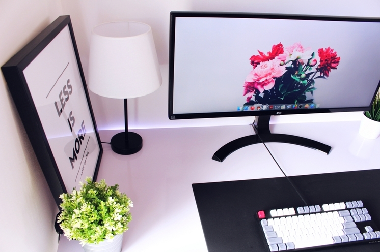 隔壁老王的办公桌抖音,隔壁老王的餐桌