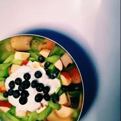 酸奶是疯了么、和谁都能有一腿、这么*交滥**真的好么？