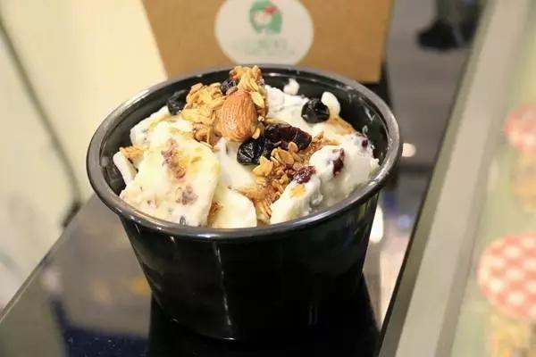 酸奶是疯了么、和谁都能有一腿、这么*交滥**真的好么？