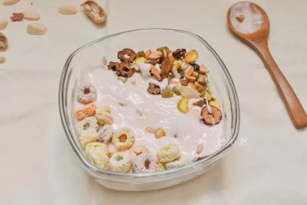 酸奶是疯了么、和谁都能有一腿、这么*交滥**真的好么？