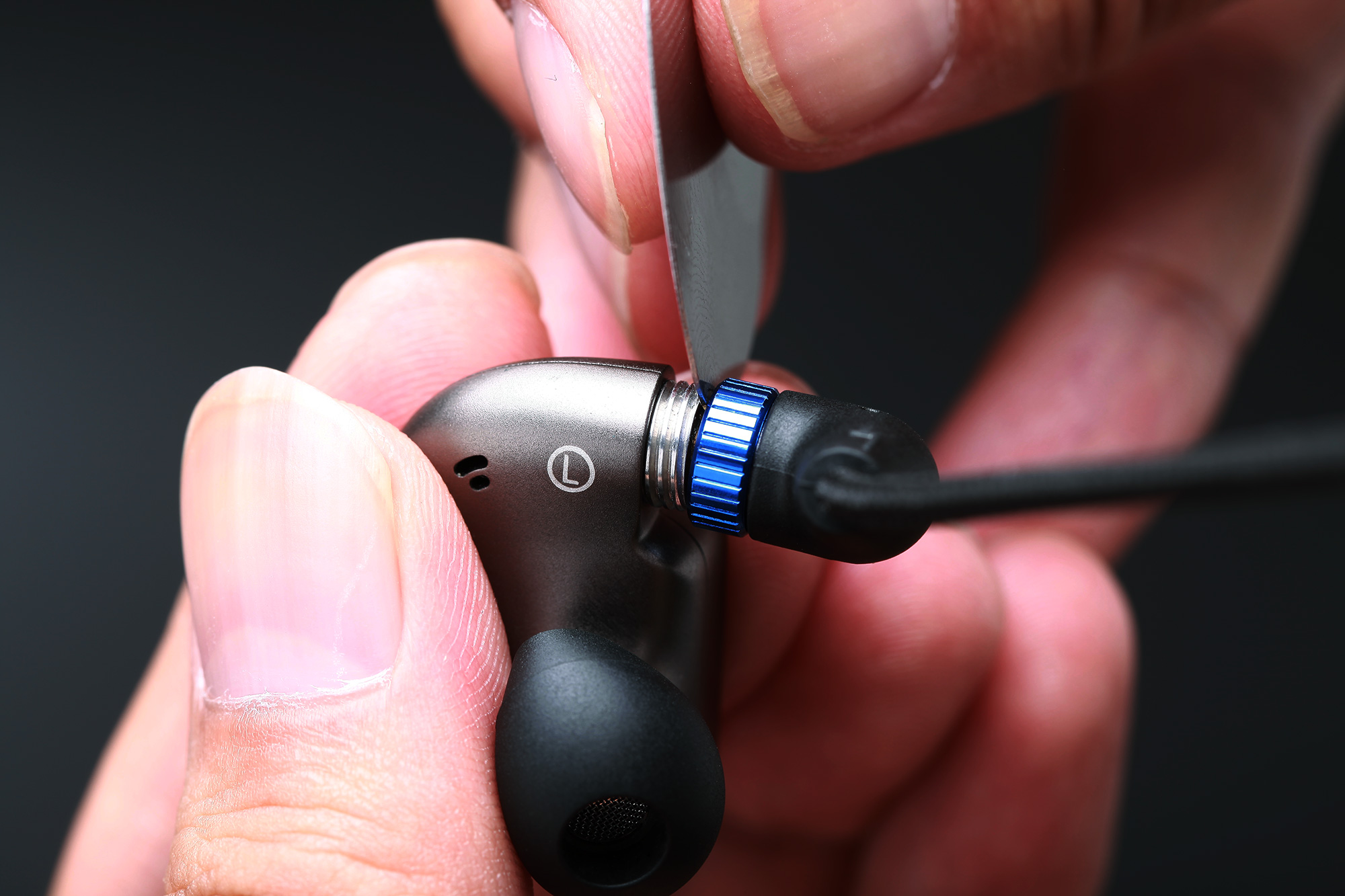 带线的耳机怎么拆卸,拆卸耳机线方法