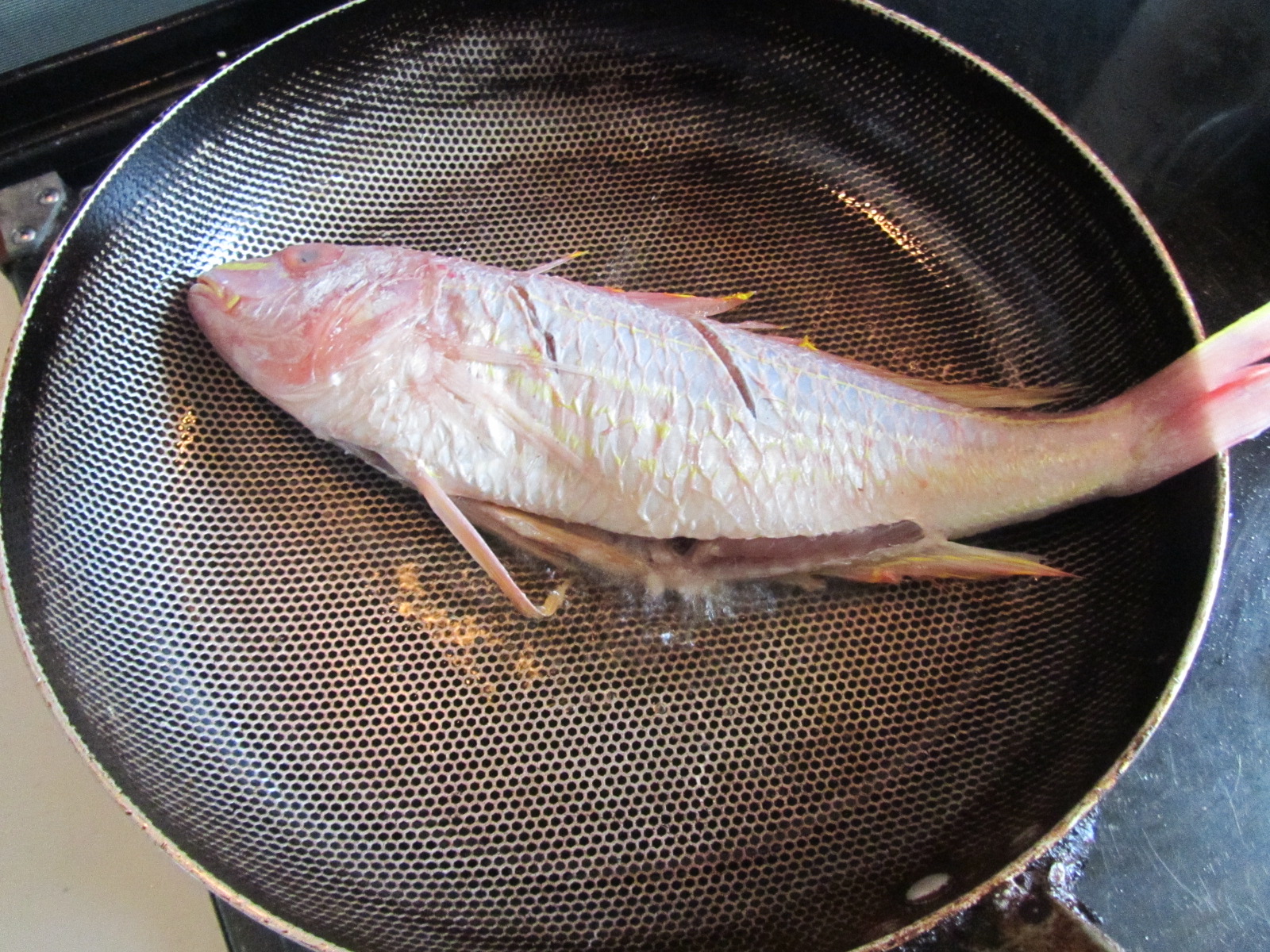做鱼，为啥粘锅？为啥鱼皮不完整？为啥不入味？原来是少了这几步