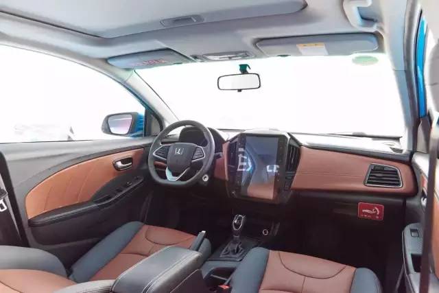 试驾纳智捷锐3：入门家轿？好用就是王道！