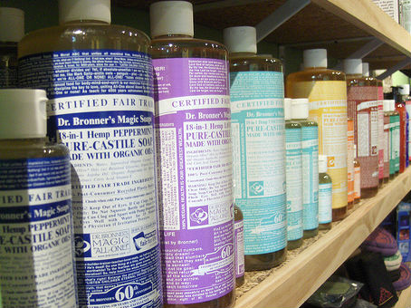 中学生痘痘肌肤用什么护肤品,痘痘肌肤护肤品推荐啊