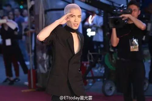 肿胀还是变胖？爱晒娃的范范又双叒叕变脸，这是要崩坏的节奏咩？