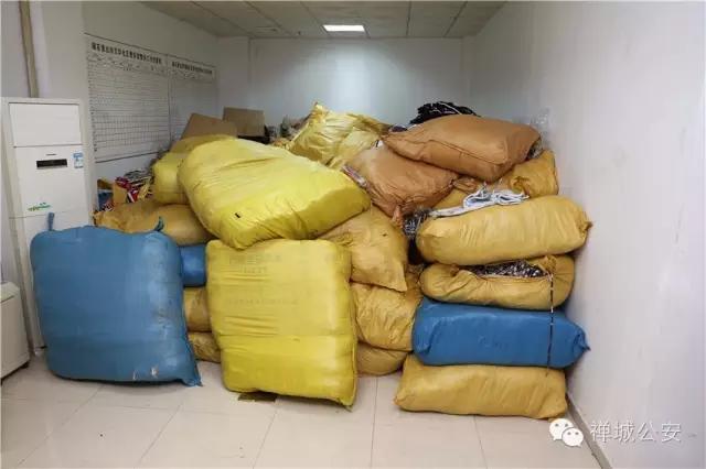 广州查假冒品牌衣服,假冒大牌服装查处现场