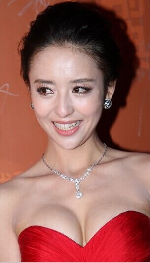 女人什么样的面相旺夫,面相怎样看出女人有桃花运