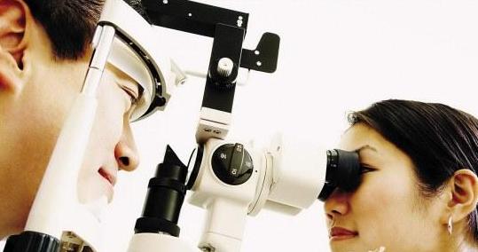 右眼受伤，才发现左眼早就瞎了，究竟是怎么回事？