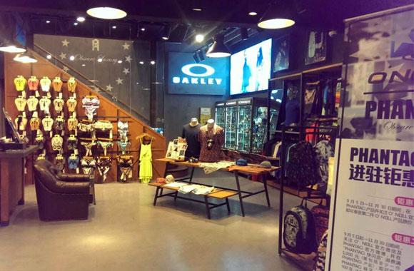 郑恺王嘉尔潮牌,余文乐开的潮牌店