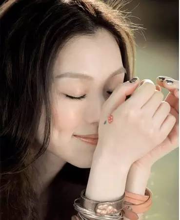 肿胀还是变胖？爱晒娃的范范又双叒叕变脸，这是要崩坏的节奏咩？