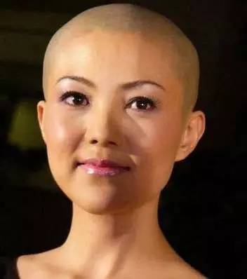 就算爱豆变光头，依旧是迷妹们最喜欢的一颗卤蛋。