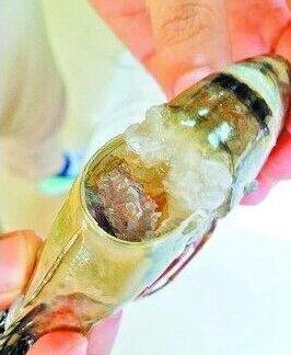 你吃的虾可能打了胶！简直令人发指，看吐了