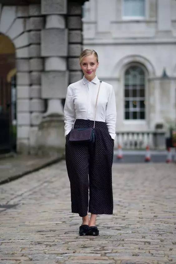 把腿拉长的拍照方法,拉长腿的拍照姿势