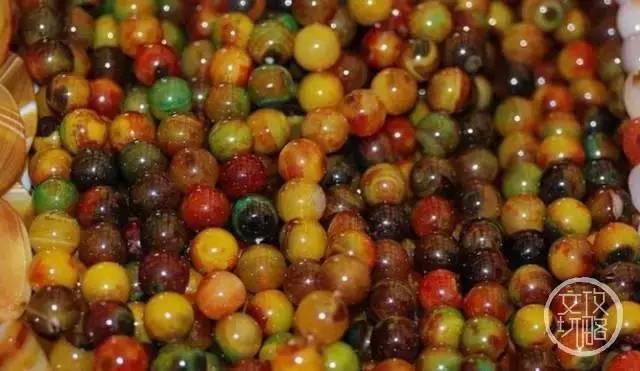 老婆和妈掉水里先救谁正确答案,媳妇和孩子掉水里先救谁最佳答案