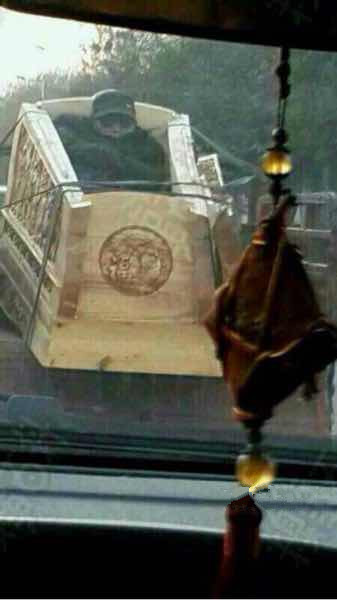 开车遇到白事车队怎么办,开车遇到白事有什么讲究