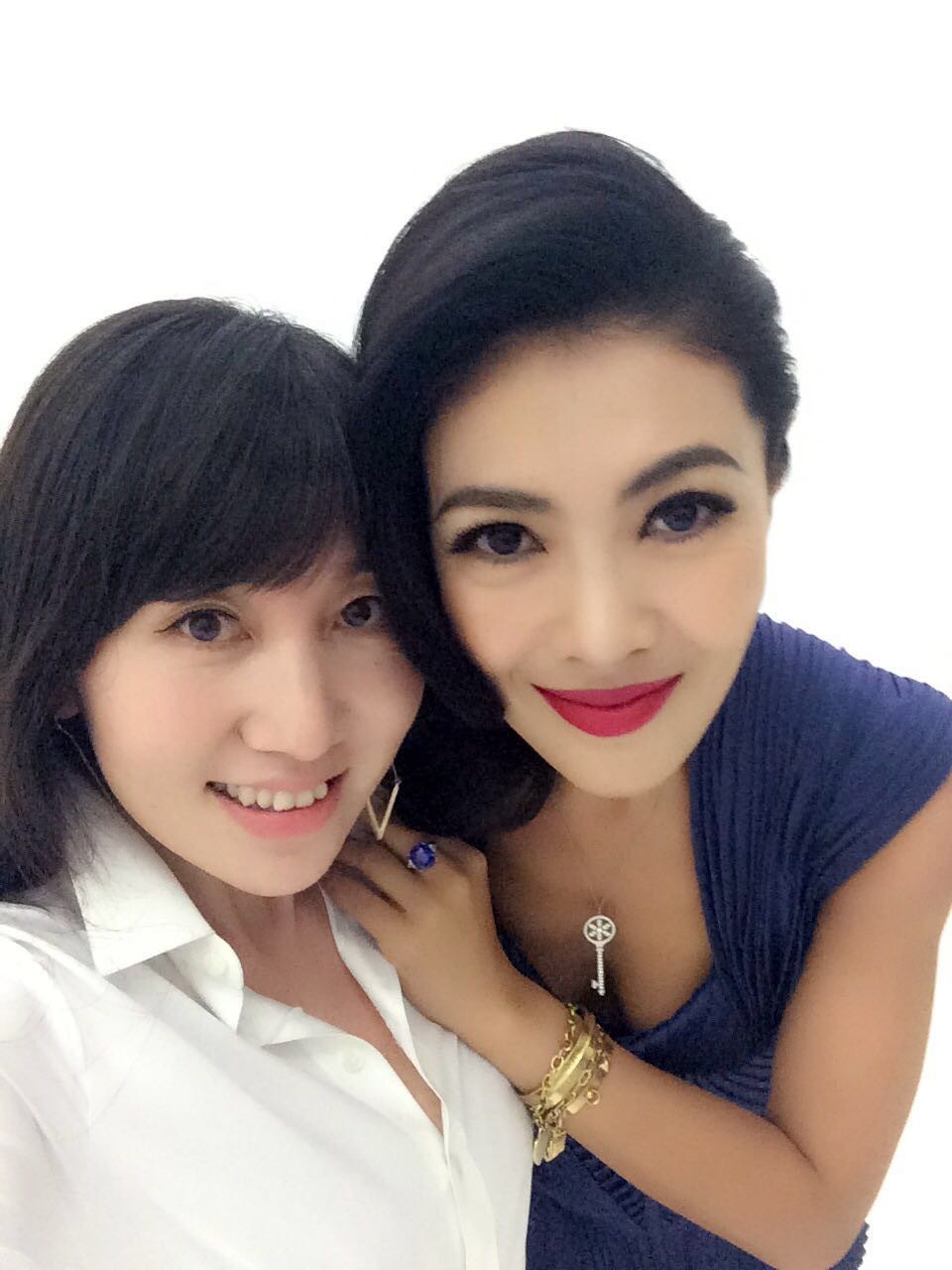 加入《时尚芭莎》10年，从美容编辑成为美容总监，把一款产品打造成一个IP，她活成了很多人想成为的模样！