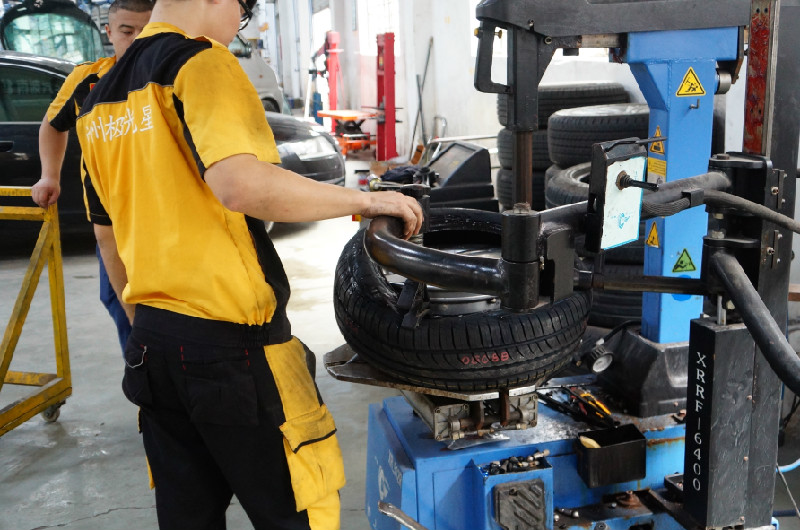 倍耐力新p1轮胎测评视频,倍耐力p1轮胎优缺点