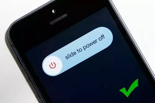 vivo手机进水了怎么让水震出来,手机进水的紧急处理方法