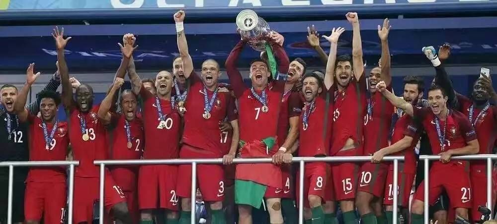 鹿晗踢球水平怎样,鹿晗足球在娱乐圈是什么水平