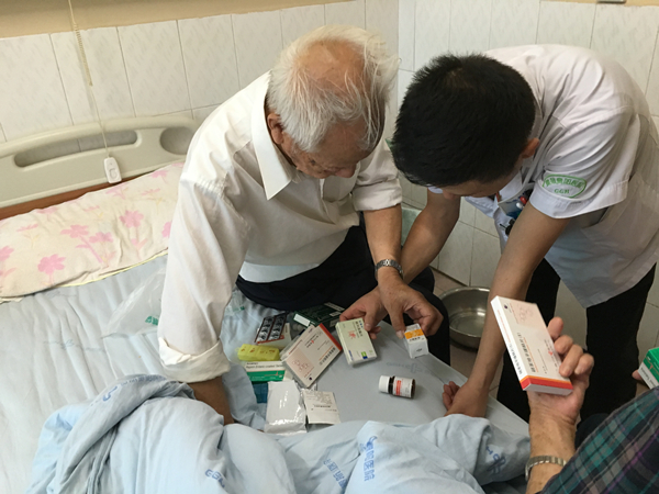 老人小腿血管鼓胀是什么原因,老年人下肢酸胀是什么原因