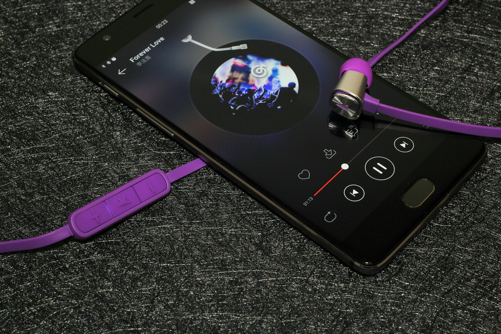 kzsks鏃犵嚎鑰虫満璇勬祴,ksk钃濈墮鑰虫満璇勬祴