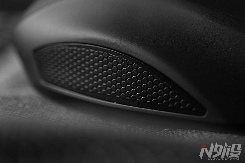 雷蛇那伽梵蛇鼠标拆解视频,RAZER那伽梵蛇