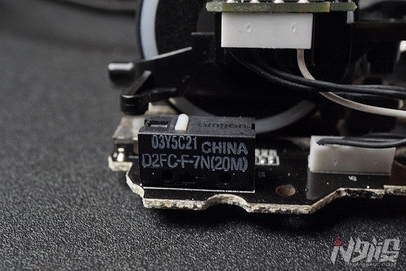 雷蛇那伽梵蛇鼠标拆解视频,RAZER那伽梵蛇