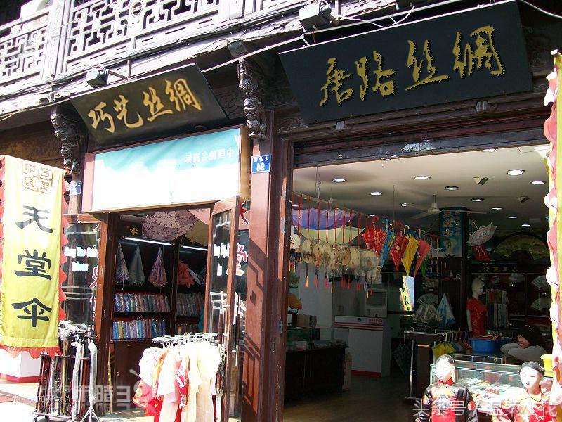 正宗真丝丝巾应用关注事项,化纤丝巾怎么洗才柔软