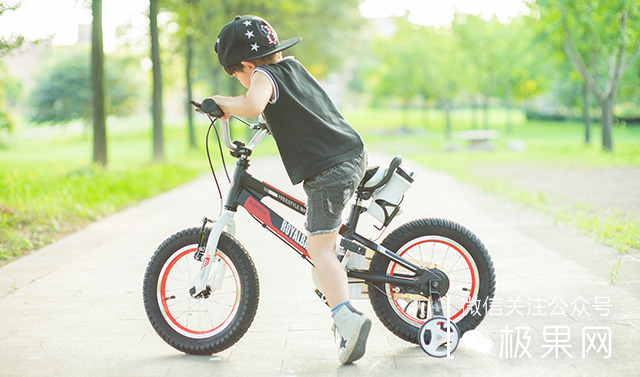 这辆美亚销量第一的童车，孩子骑上想摔跤都难