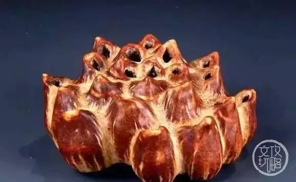 老婆和妈掉水里先救谁正确答案,媳妇和孩子掉水里先救谁最佳答案