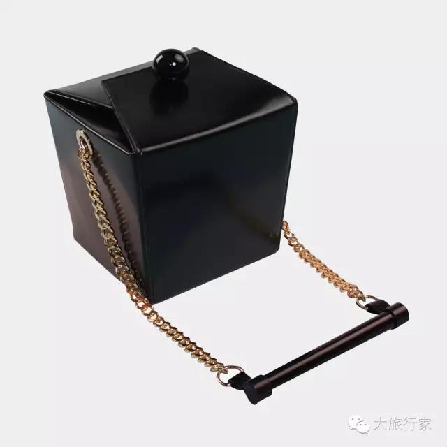 想在旅行中穿的比风景更撩人，何必东走（fei）西逛（qian