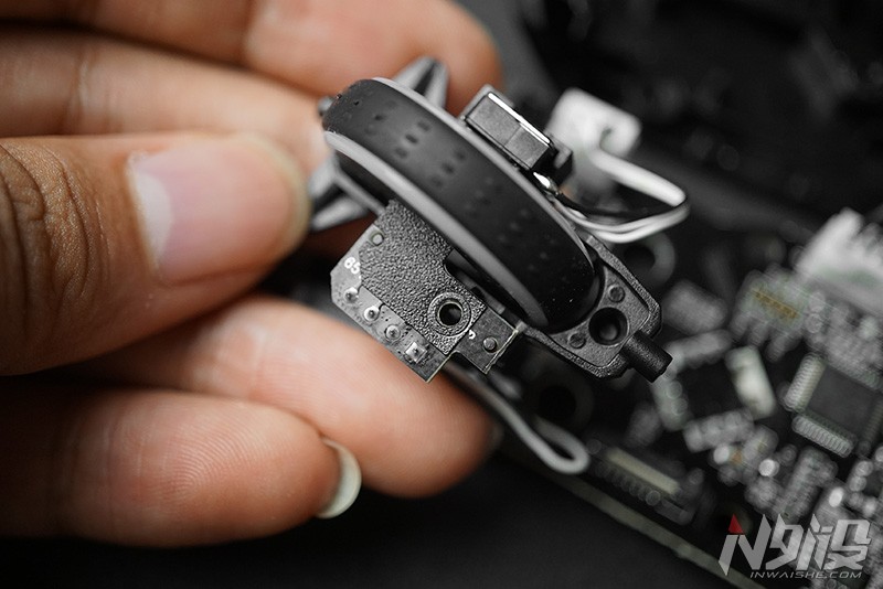 雷蛇那伽梵蛇鼠标拆解视频,RAZER那伽梵蛇