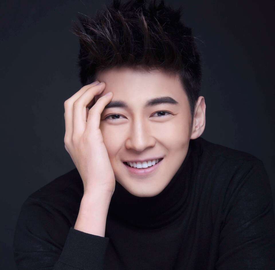 记住了哈！引爆微博“寻帅”热潮的那哥们儿叫丁野