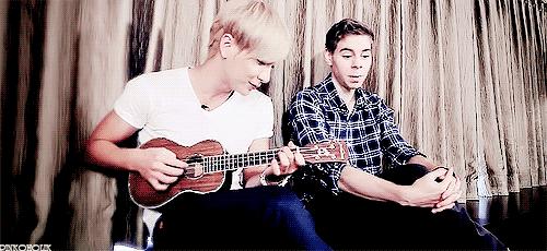 当衣服被穿上音乐符号，时尚也能非比寻常