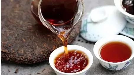 喝生普洱会肚子疼吗,喝生普洱茶饿怎么回事