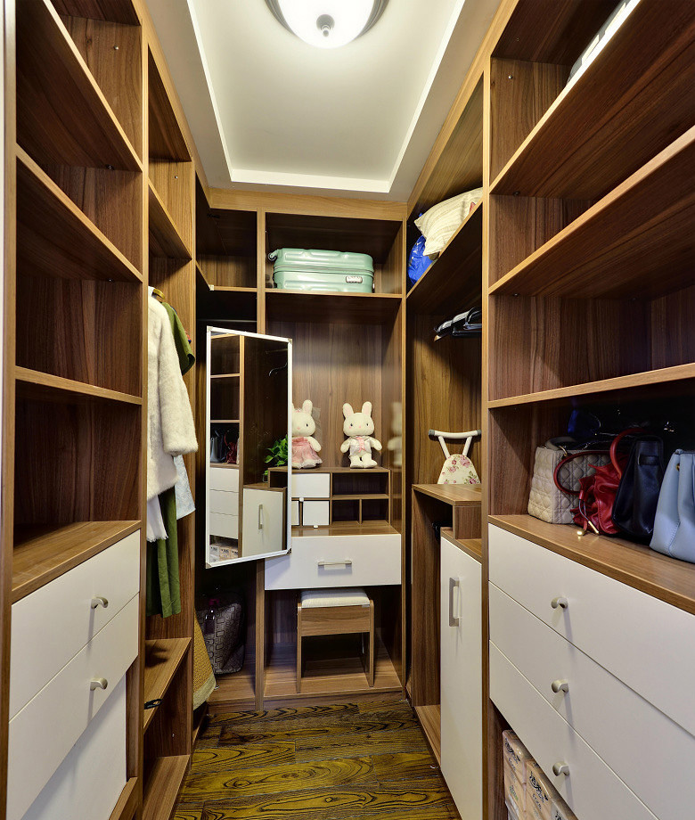 房间衣柜放什么樟脑丸好,家里的衣柜不能放哪些东西