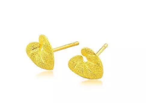 如何防止黄金耳钉断了,黄金耳钉戴着松动怎么处理