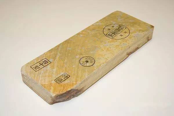 厨刀入门指南：为什么不能拿高级厨刀拍蒜？